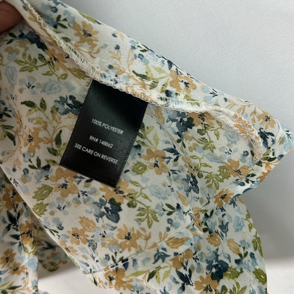 Torrid Peplum Georgette Ruffle Surplice White & Blue Floral Tank Top - Picture 13 of 13